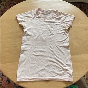 Light pink Lululemon work out tee